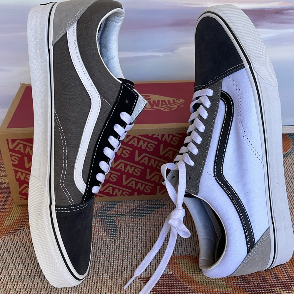 Vans Men’s Old Skool
(Mix & Match) Black/True White 
VN0A4U3B2PD
Sneakers - Picture 12 of 16